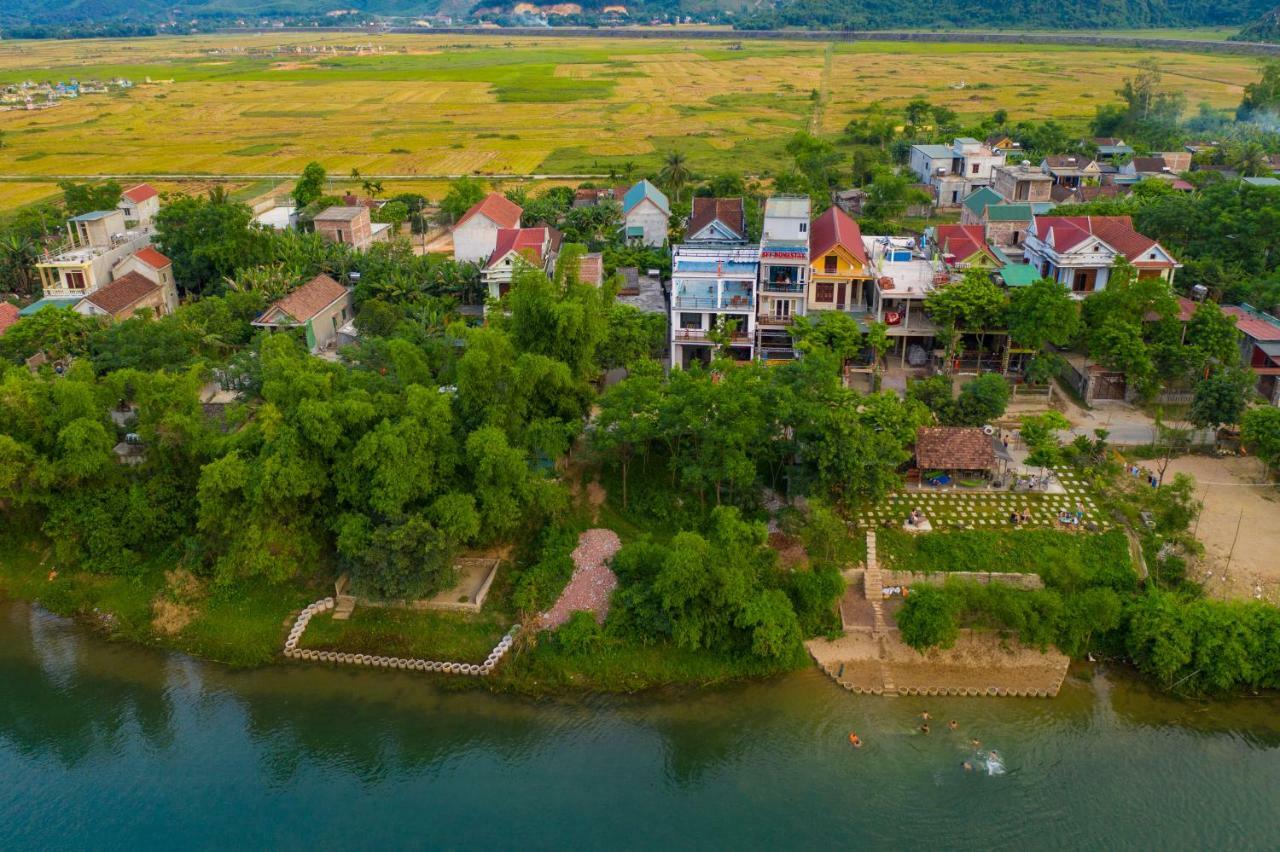 Fami Homestay 퐁냐 외부 사진