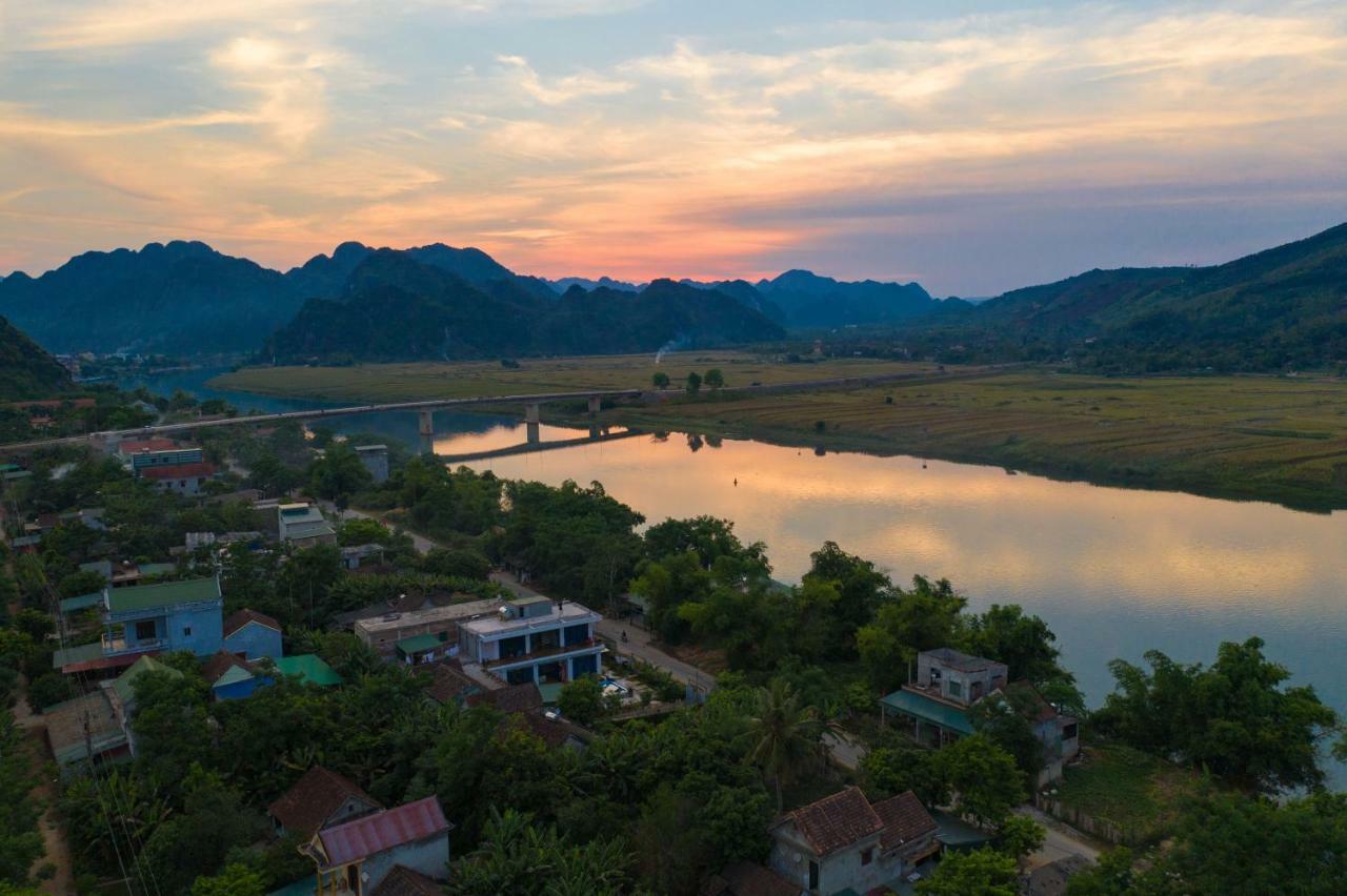 Fami Homestay 퐁냐 외부 사진